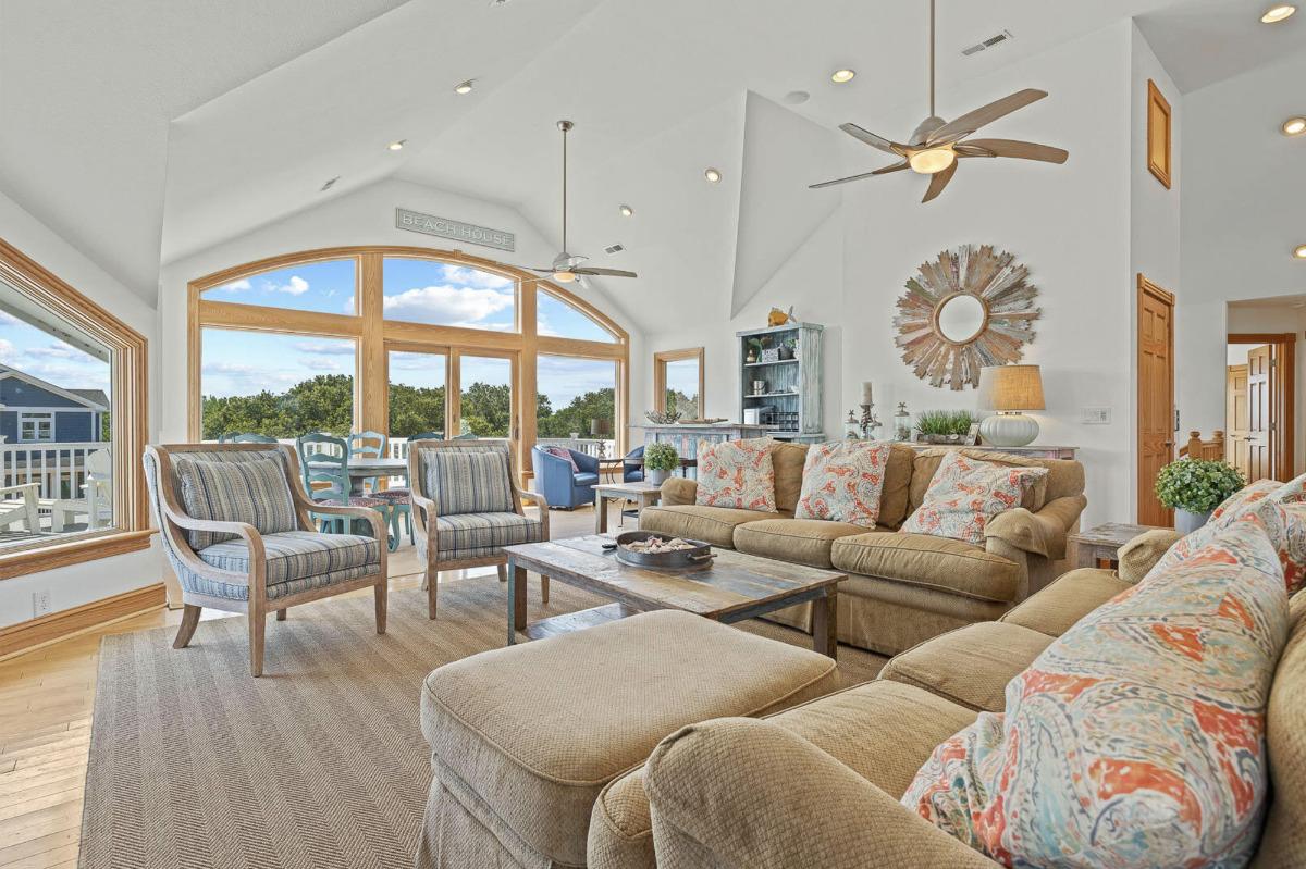 12 Beach House Must-Haves – Dakan Homes